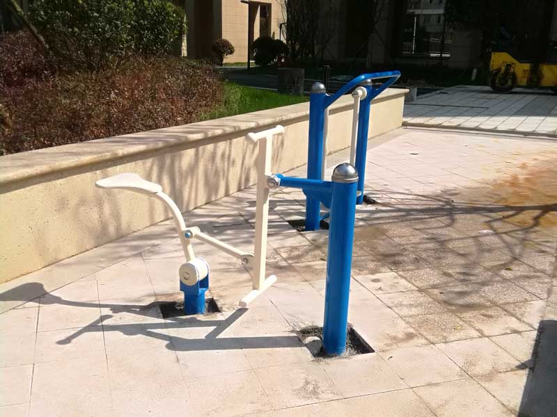 單人健騎機(jī),湖南室外健身器材,湖南室外休閑椅,湖南兒童滑梯,湖南運動場地,長沙人造草皮,長沙室內(nèi)外運動地板,長沙球場圍欄,長沙室外健身器材,長沙室外休閑椅,長沙兒童滑梯,長沙運動場地,長沙多威體育用品有限公司